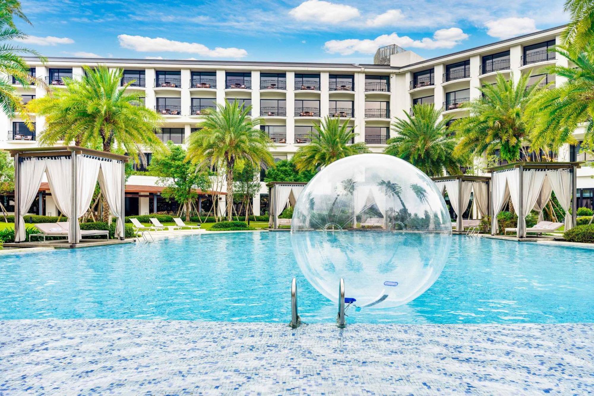 The Westin Tashee Resort, Taoyuan Daxi Exterior foto The pool at the hotel